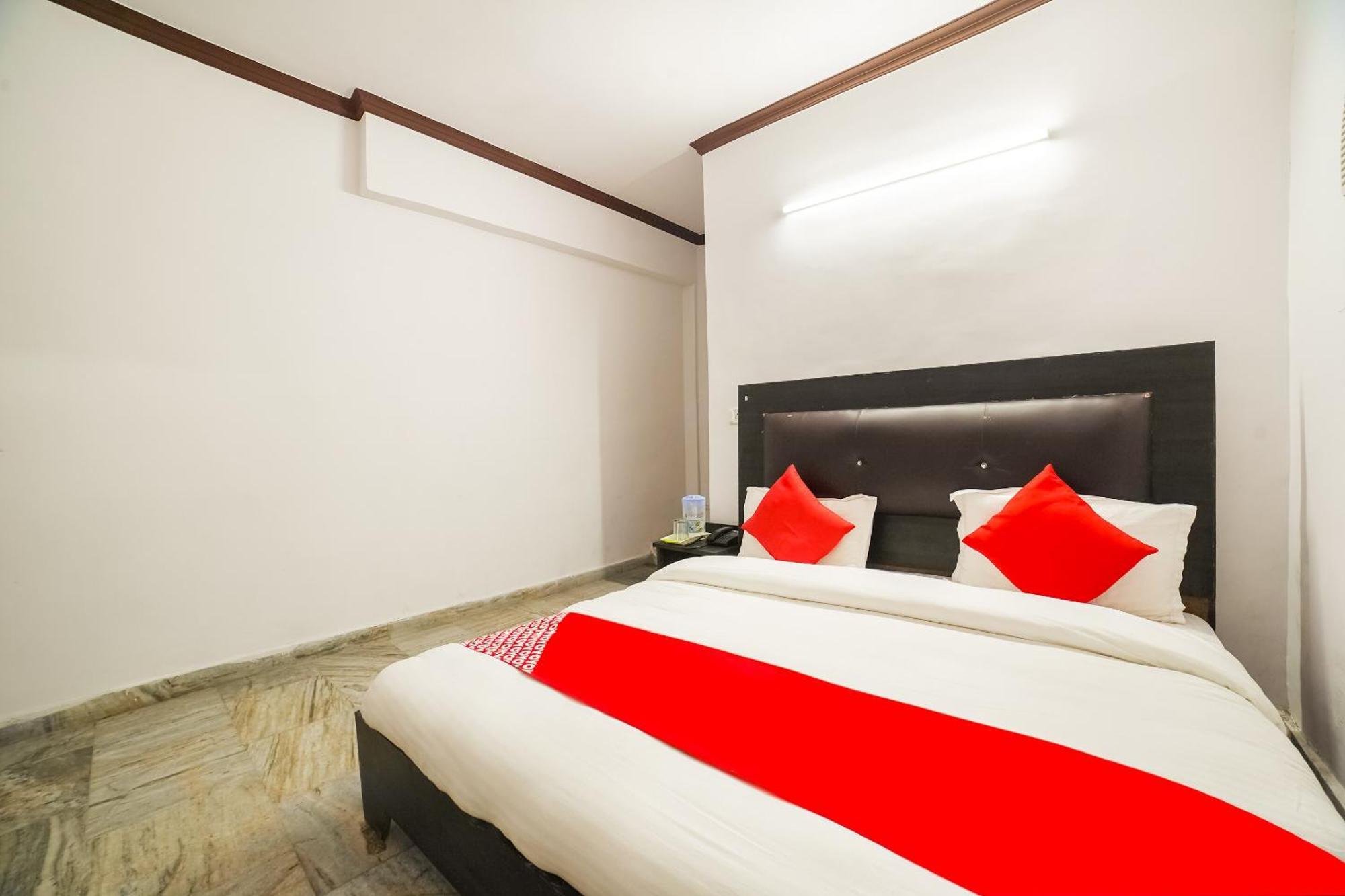 בארילי Oyo Hotel Konark Inn מראה חיצוני תמונה